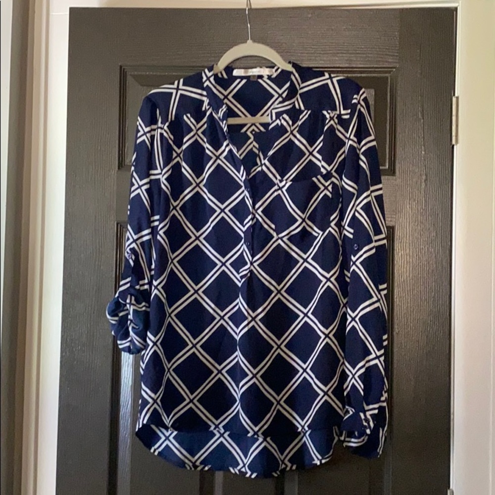 Women’s flowey blouse